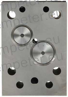 GLAVA MOTORJA polna (kolektor vode je raven - navpičen, pri kolektorju izpuha in kolektorju zraka so vijaki navpični ) polna ZETOR 3320 - 3340 - 4320 - 4340 - 5211 - 5245 - 5320 - 5340 - 5340 HORAL - 6320 - 6340 - 7320 - 7340